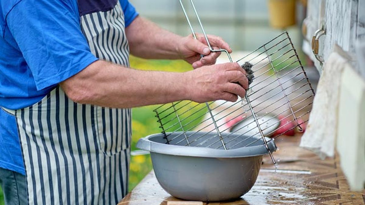 como limpiar barbacoa parrilla pocos minutos
