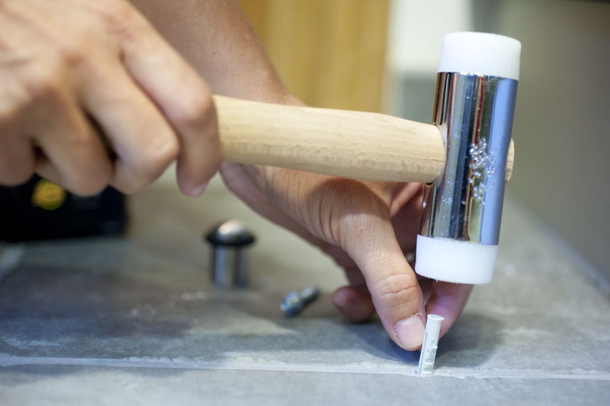 bricomania 664 colocar topes para puertas p5