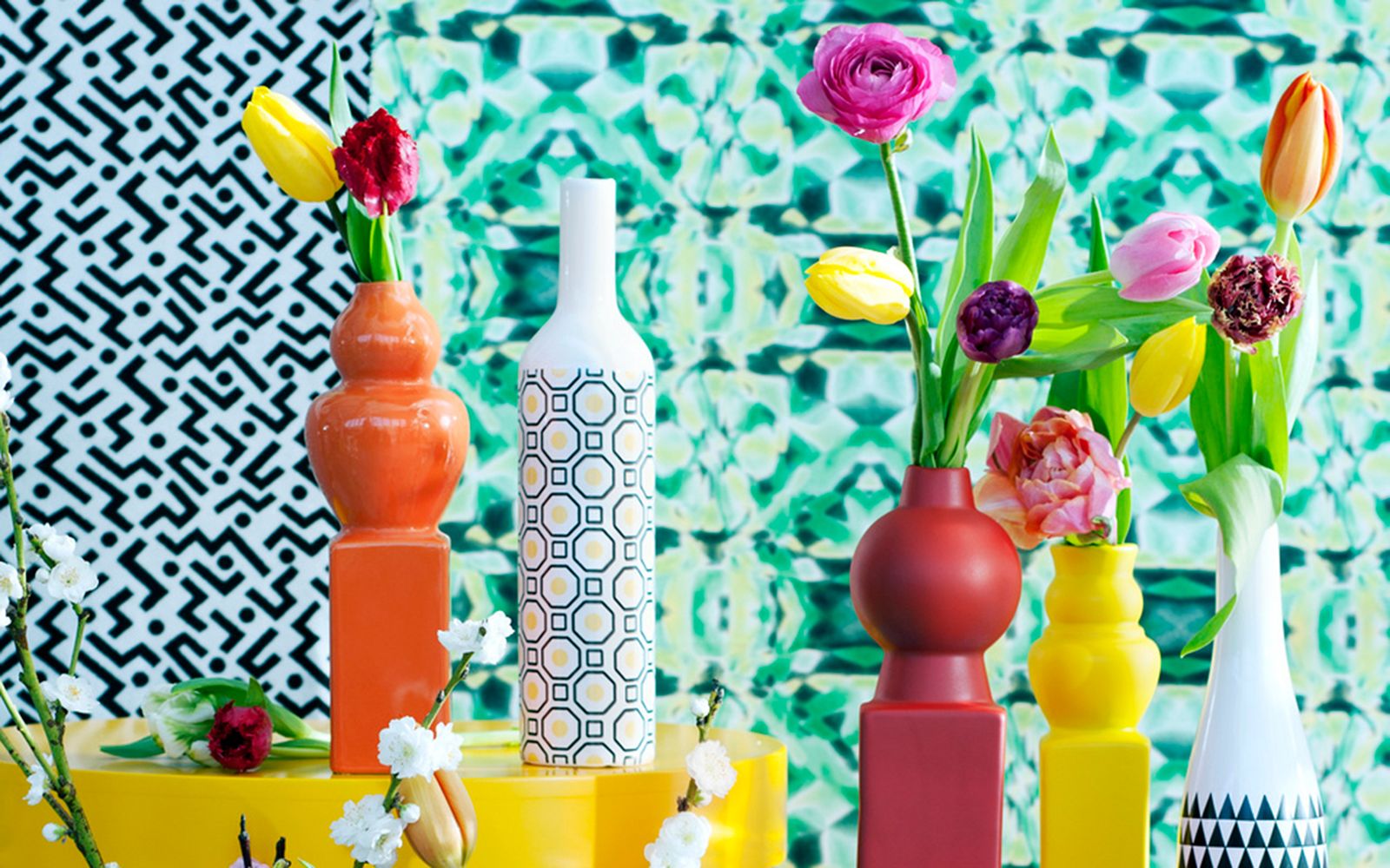 Decorar botellas para usar como jarrones Decorar botellas para usar como jarrones