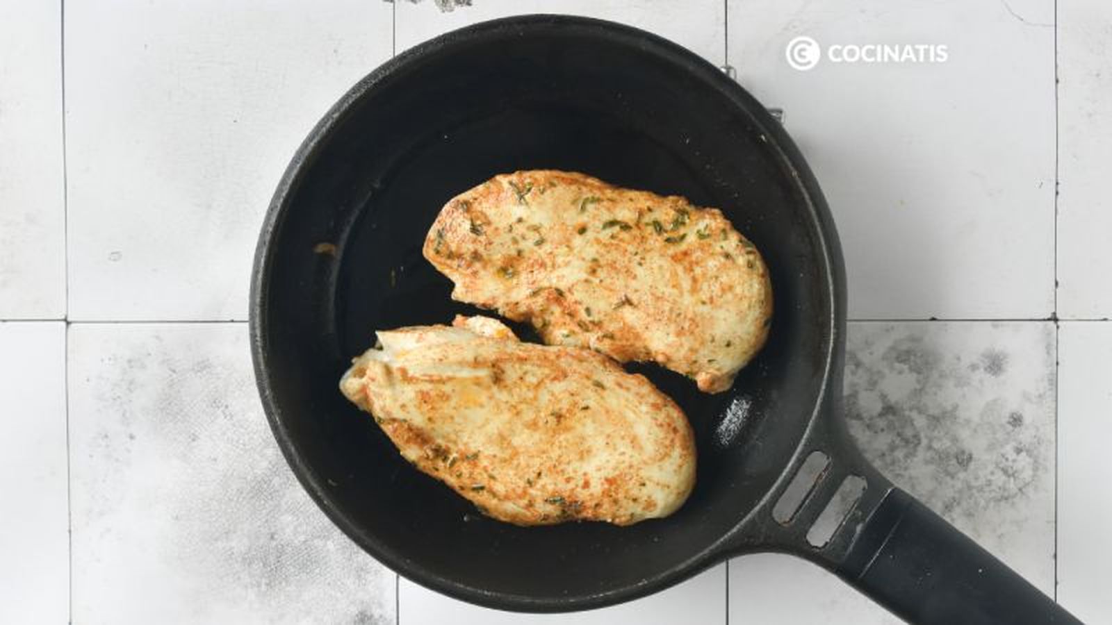 Doramos la pechuga de pollo Doramos la pechuga de pollo