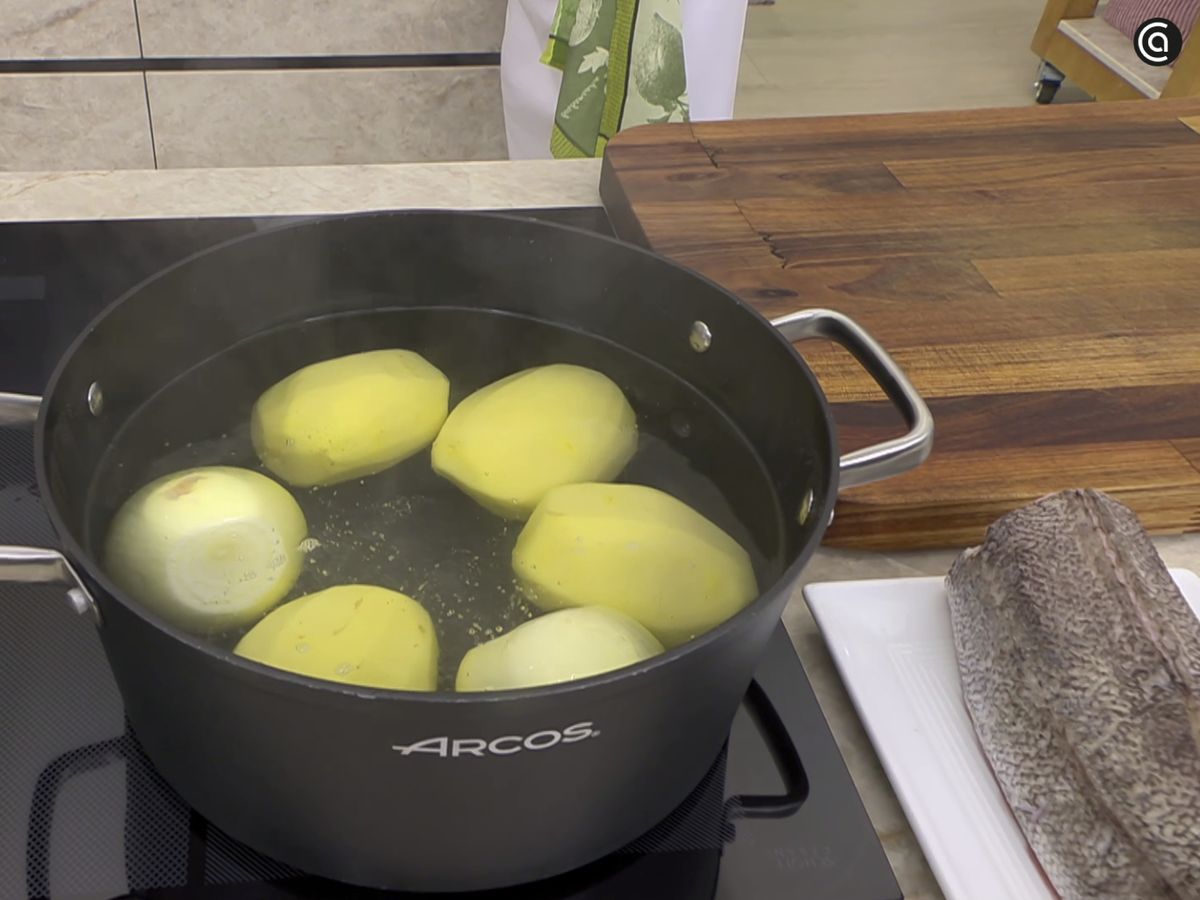Cocina el caldo durante 40 minutos