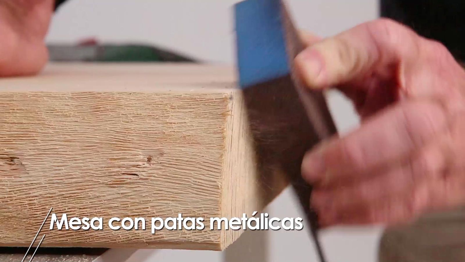 Hacer una mesa con patas metálicas paso 2 Hacer una mesa con patas metálicas paso 2