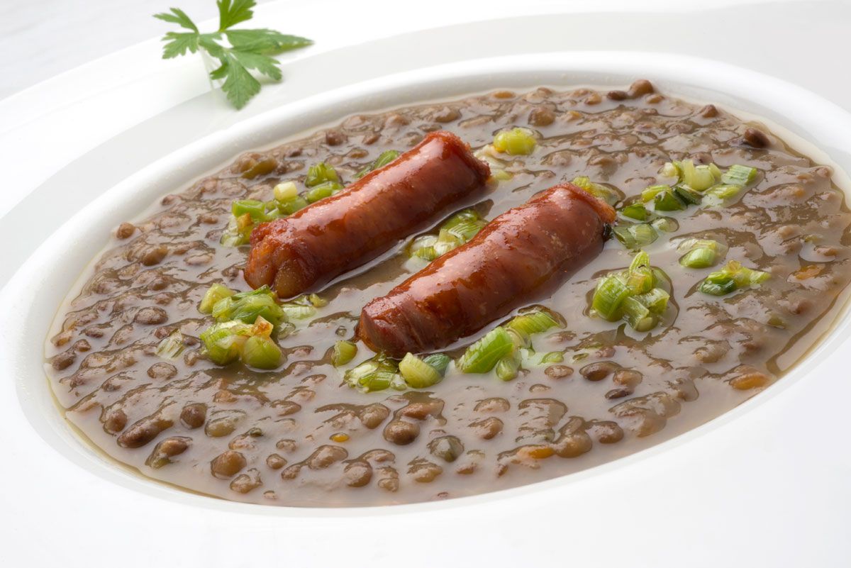 5243 1 Lentejas con ajos frescos y txistorra (628) xl