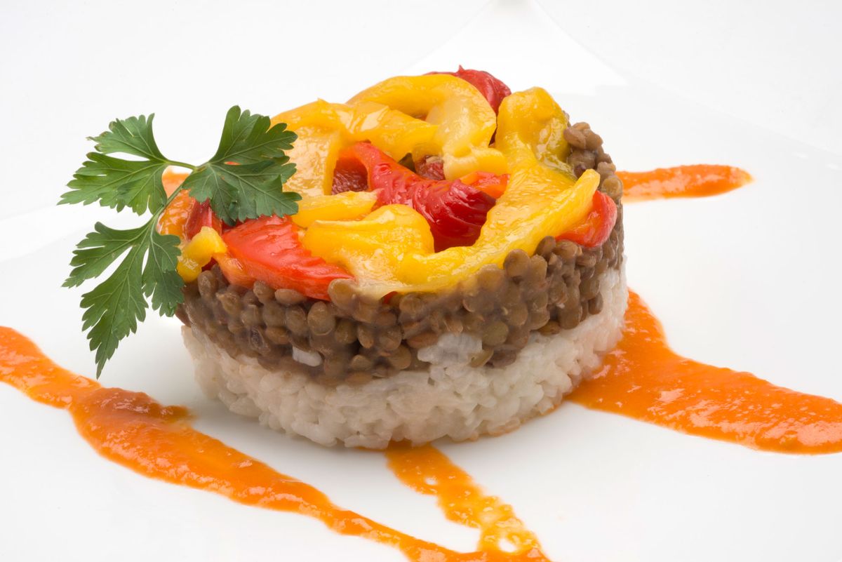 5656 1 Timbal de lentejas, pimientos morrones y arroz (1041) xl