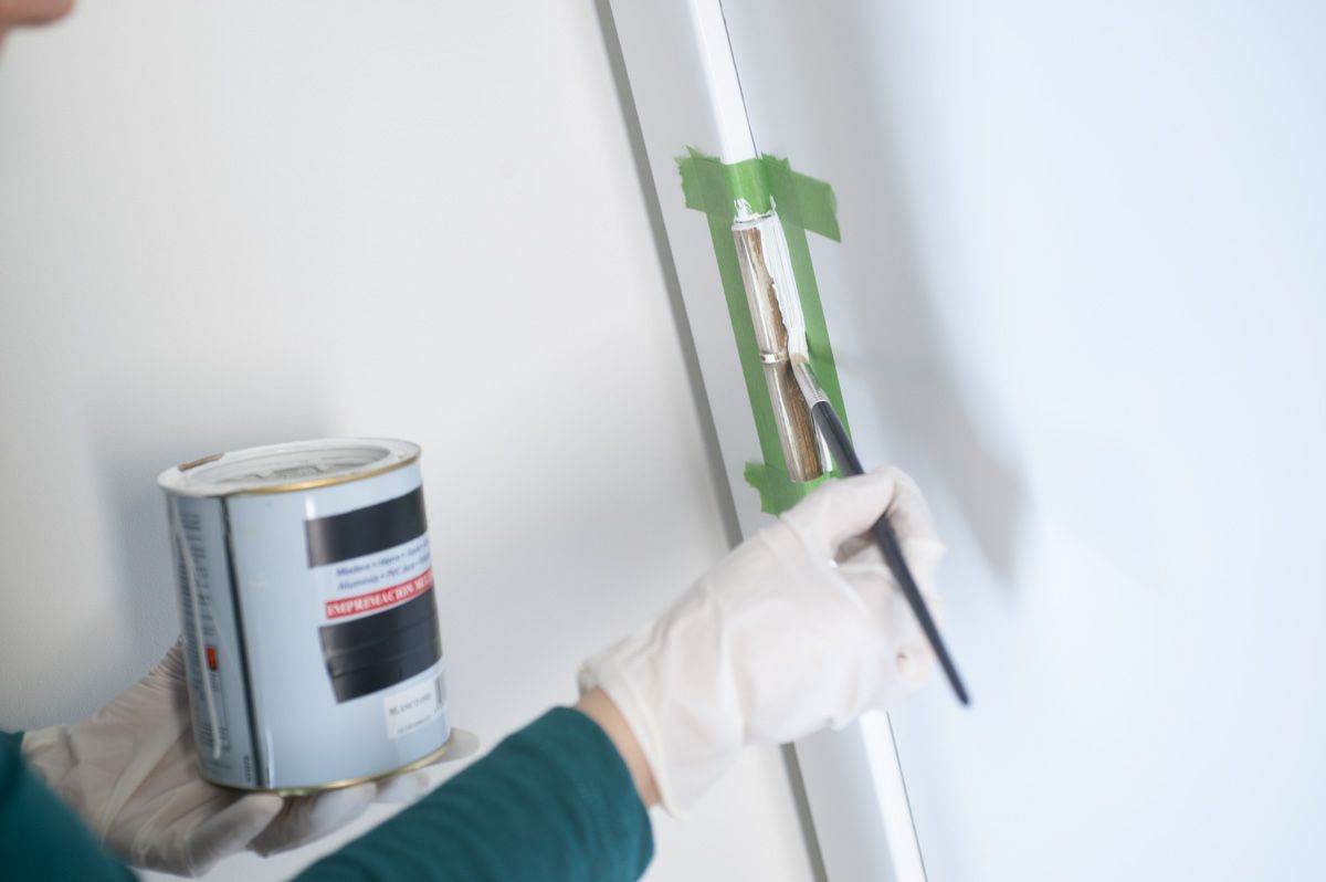 Bricomania 685 2 Pintar bisagras de puerta p3