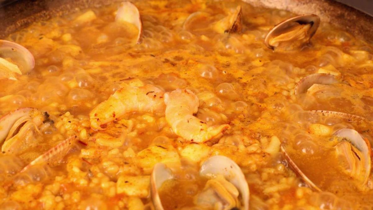 Paella de pescado y marisco   Paso 4