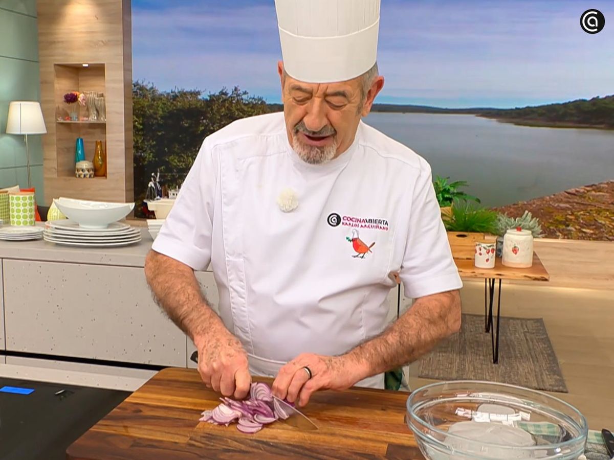 Corta la cebolla en juliana