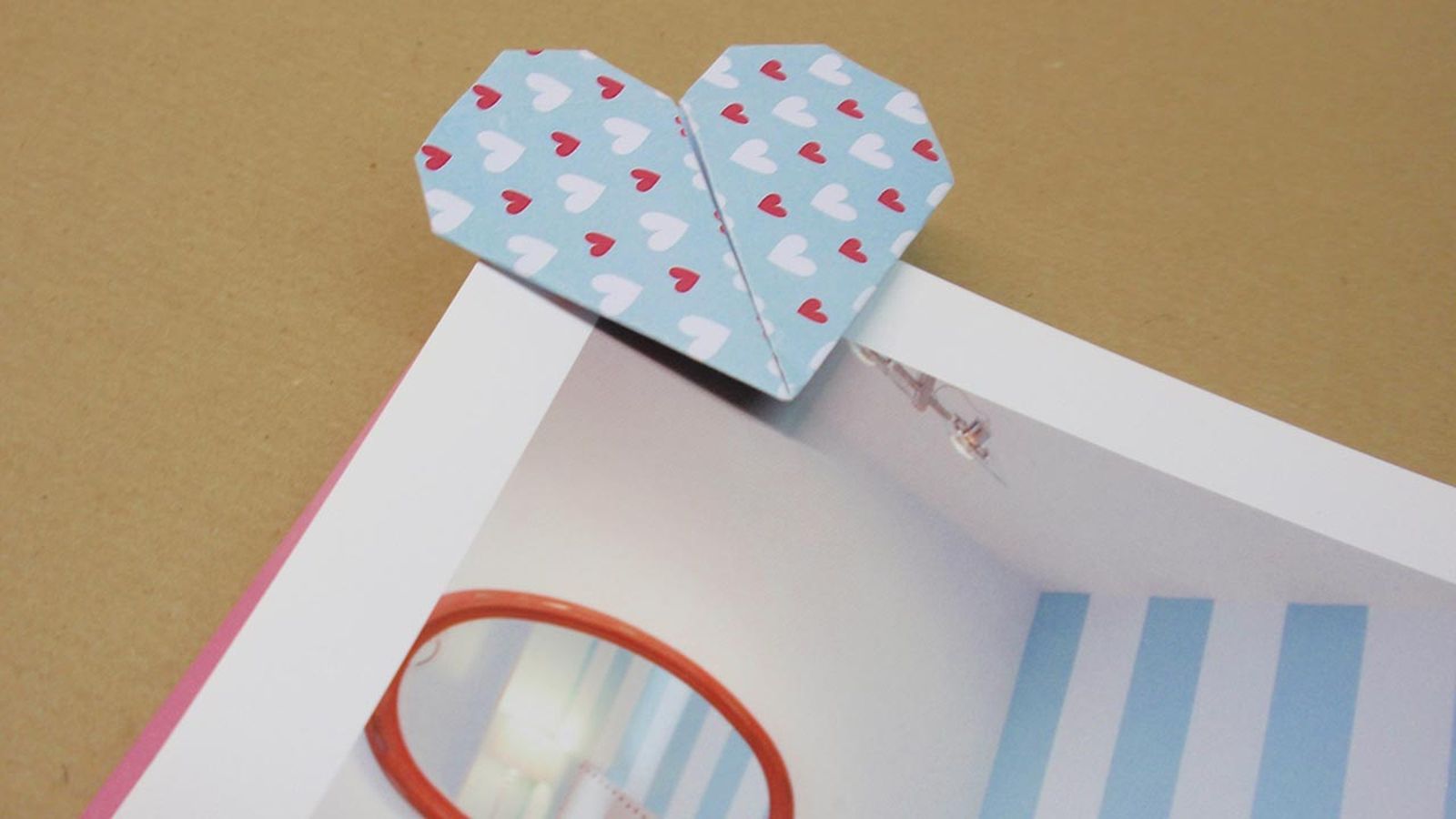 Marcapáginas con forma de corazón