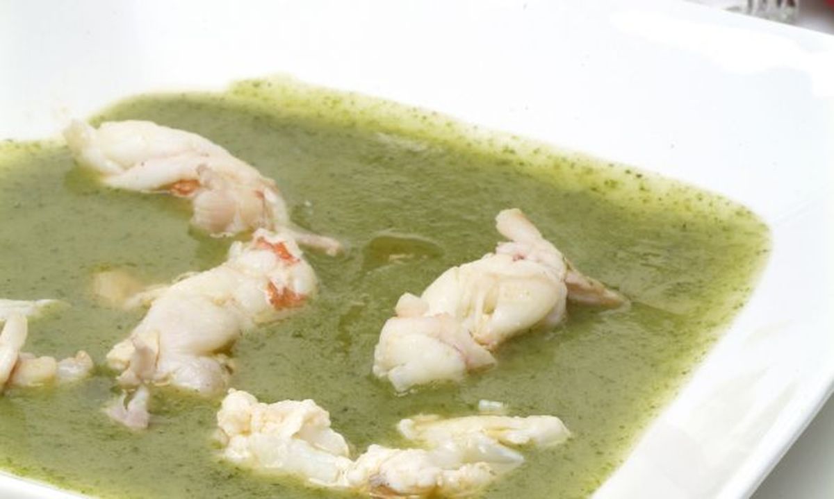 crema de lechuga con cigalas salteadas