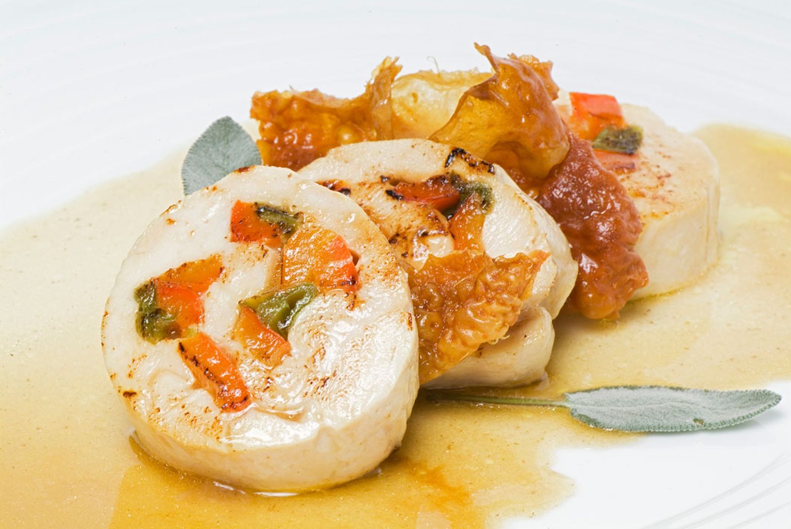 Rollo de pollo relleno de pimientos Rollo de pollo relleno de pimientos