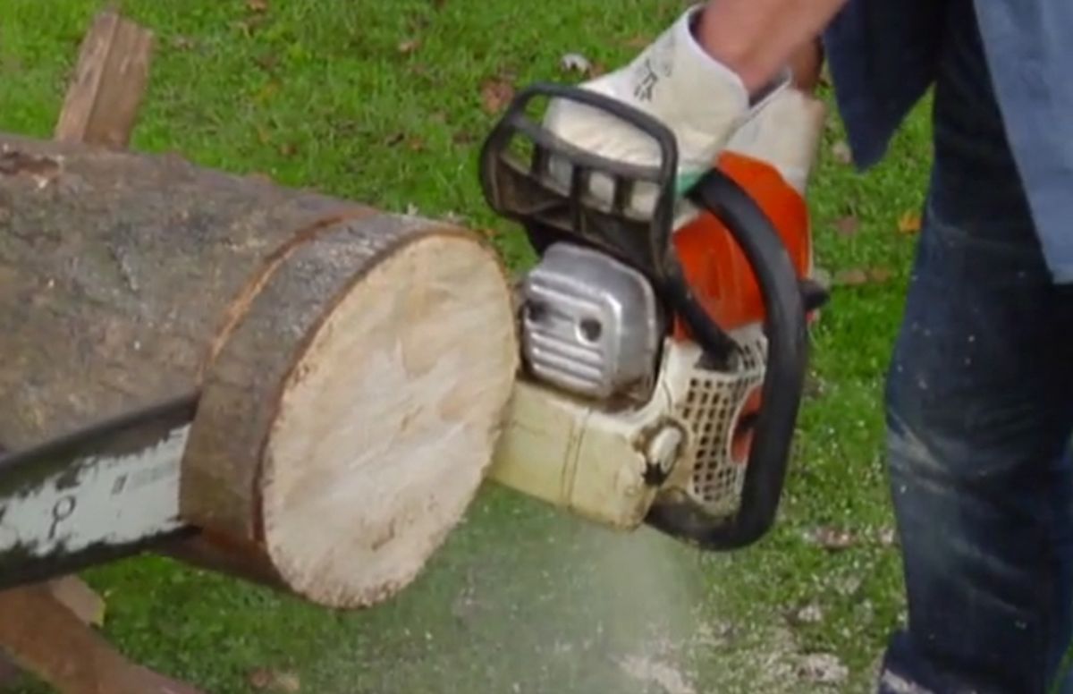 Camino de jardín con círculos de madera paso 1