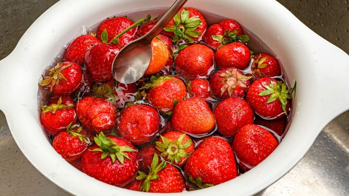Cómo limpiar las fresas con agua y vinagre