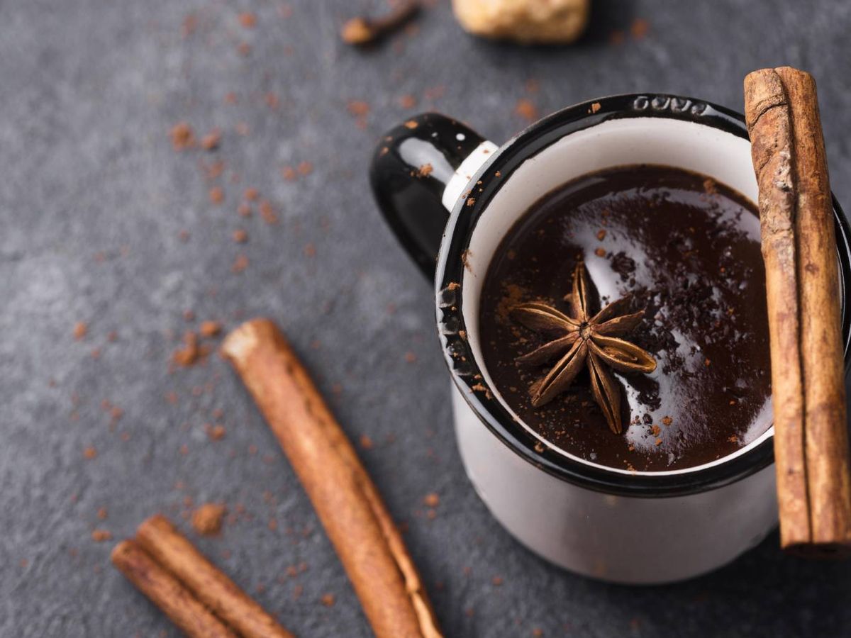 La canela de Ceylán aporta un toque dulce y aromático ideal para infusiones digestivas.