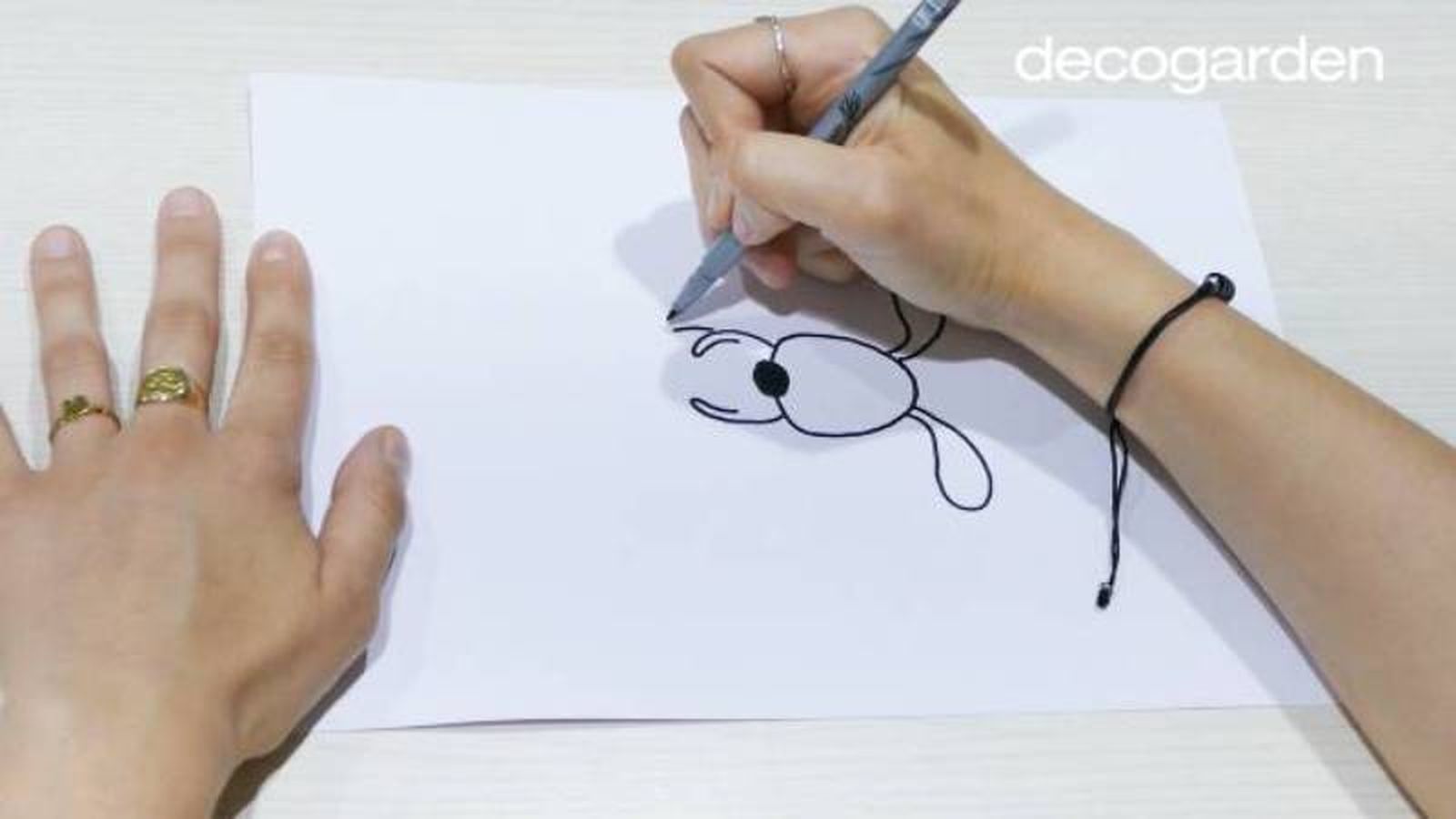 Paso 1 para dibujar un perro panza arriba. Paso 1 para dibujar un perro panza arriba.