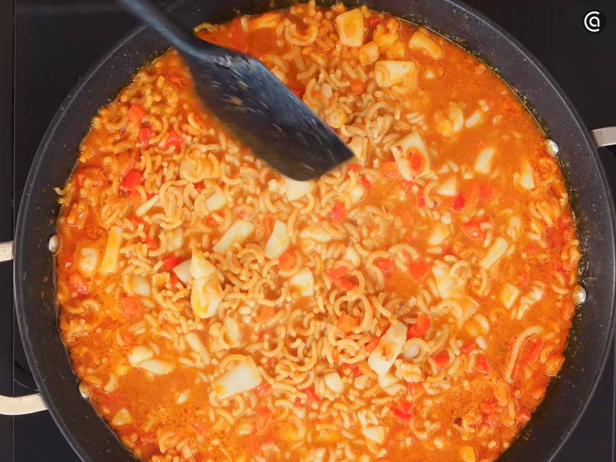 fideuá con sepia - paso 3