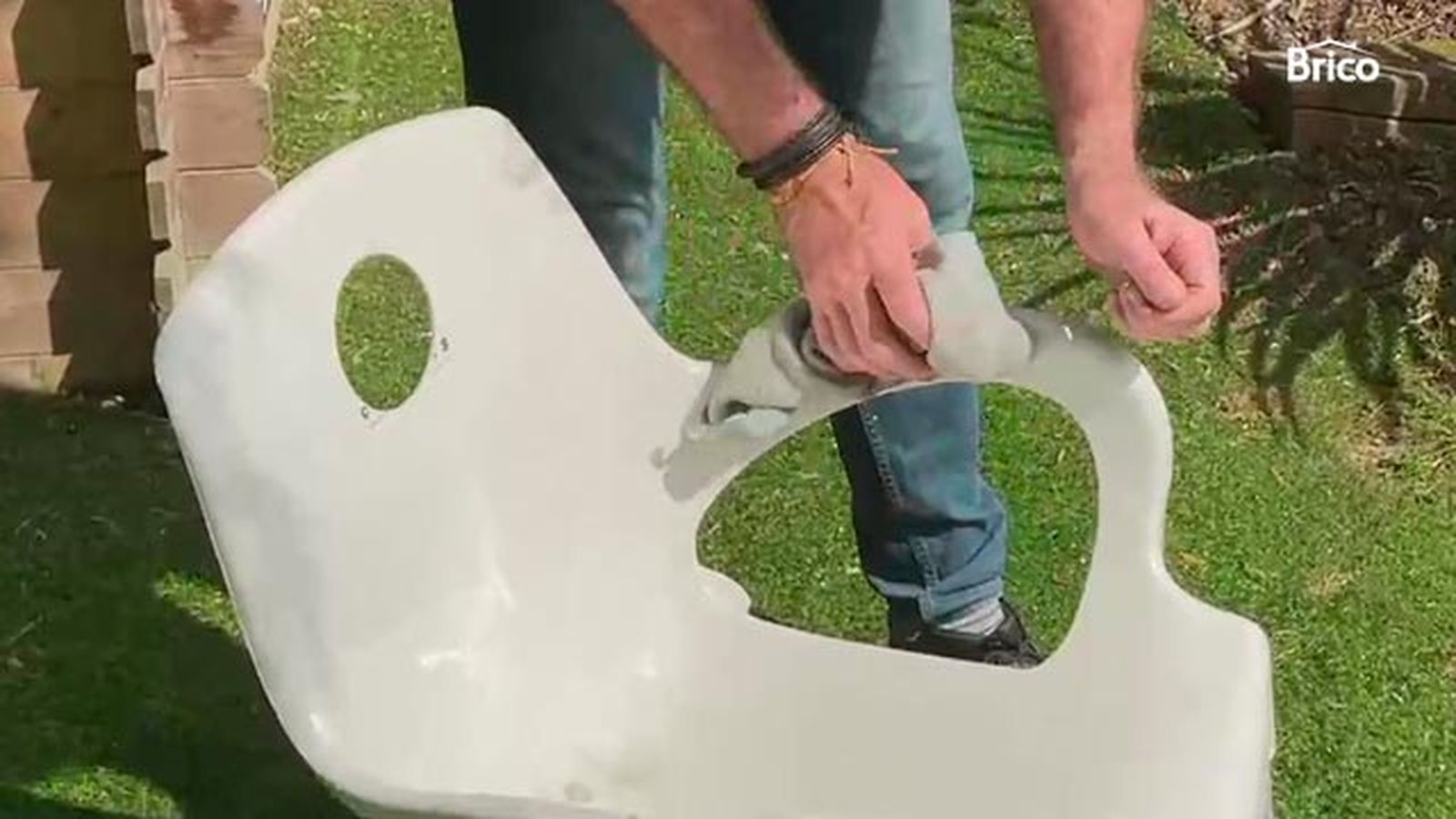Como pintar sillas de plastico paso 6 Como pintar sillas de plastico paso 6