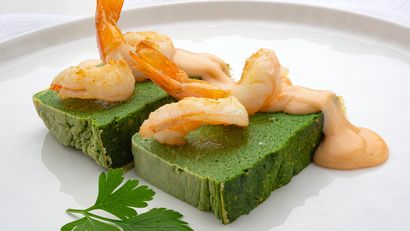 Pastel de espinacas con langostinos, receta de Karlos Arguiñano