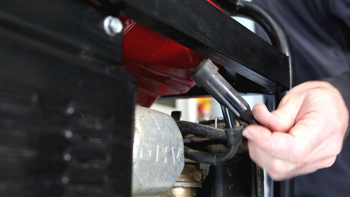 Llaves para cambiar bujias paso 4