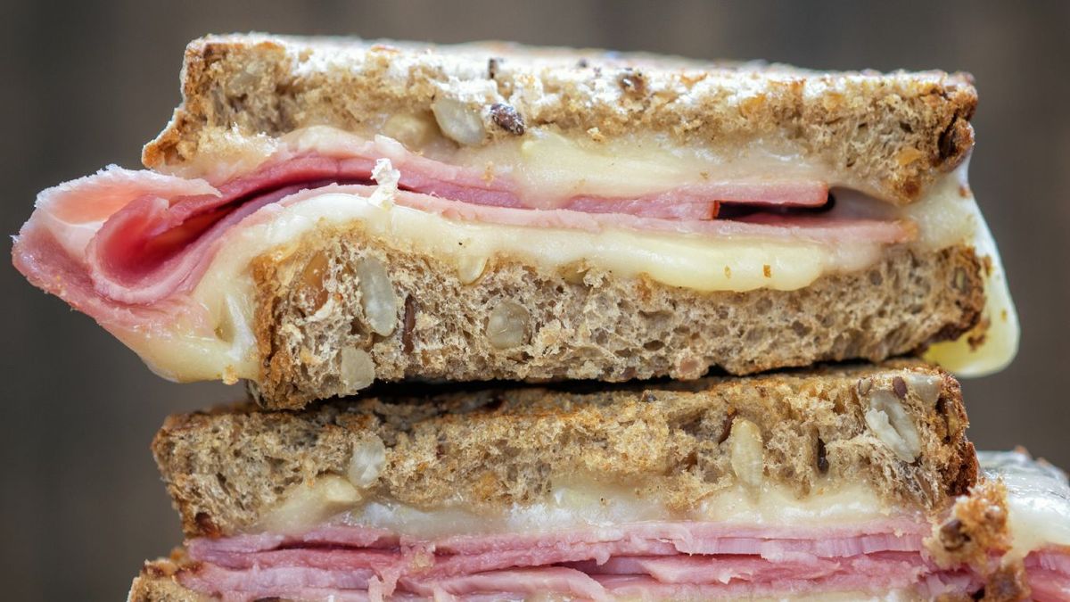 Sándwich mixto con pan integral