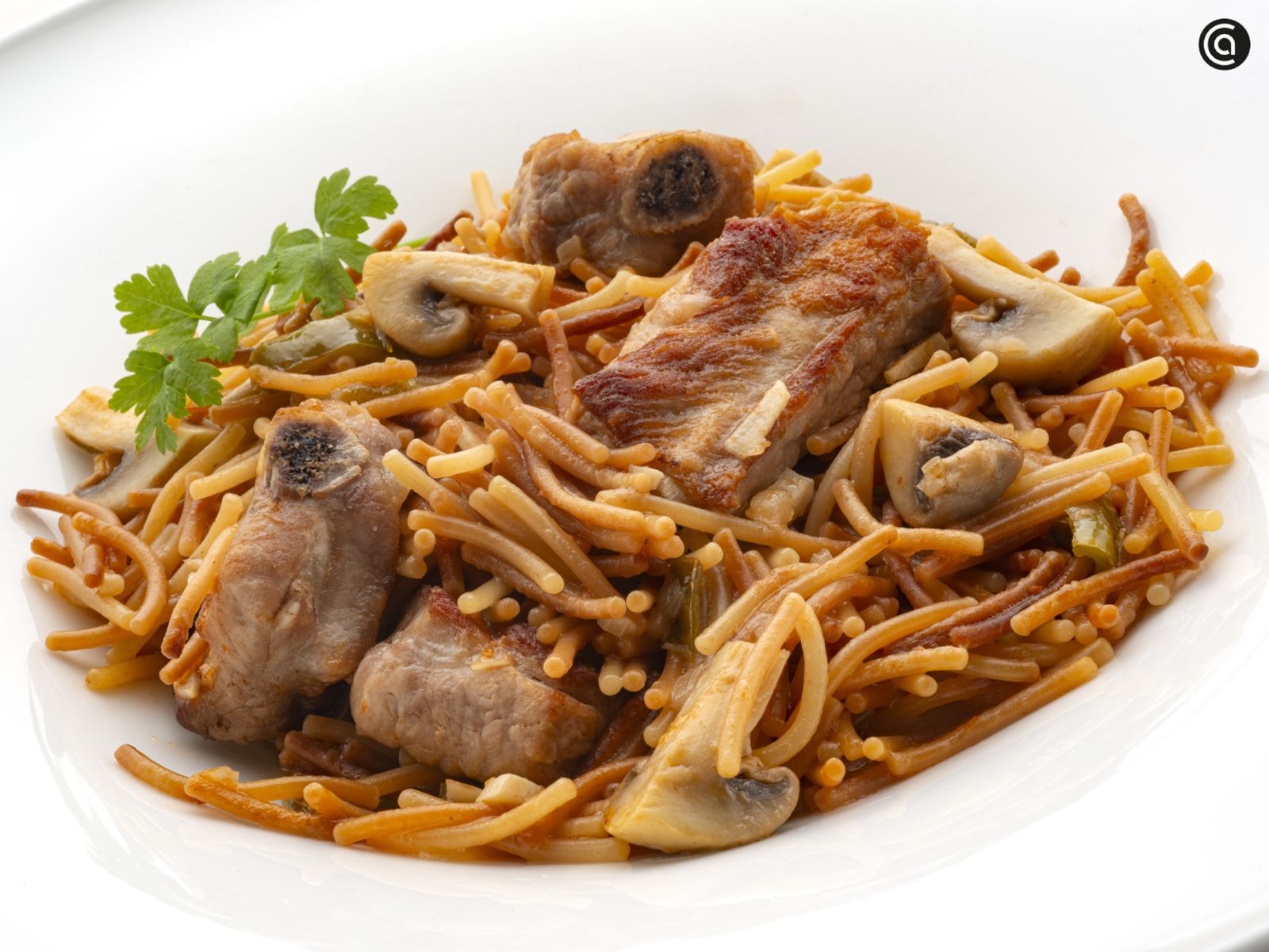 Fideos a la cazuela con costilla de cerdo