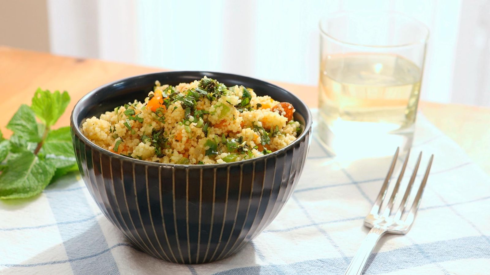 Cuscús marroquí con verduras y pasas Paso 7 Cuscús marroquí con verduras y pasas Paso 7