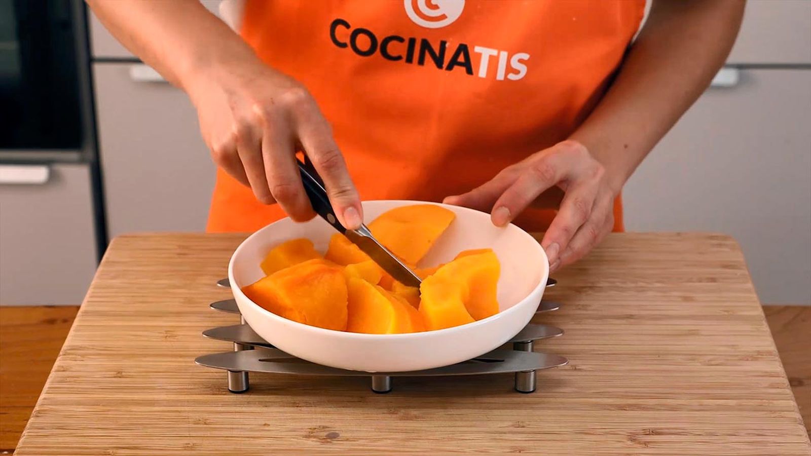 Técnica cómo asar calabaza en el microondas paso 2 Técnica cómo asar calabaza en el microondas paso 2