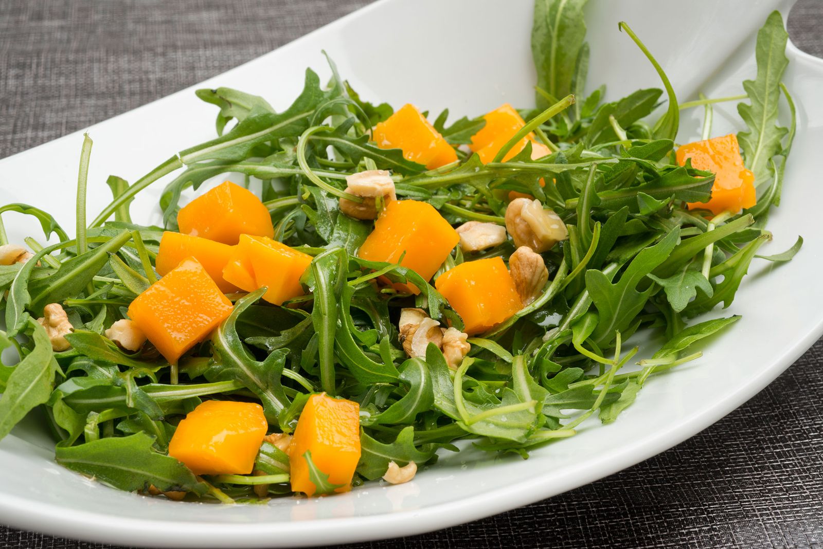 5699 2 Ensalada de rucula mango y nueces xl 5699 2 Ensalada de rucula mango y nueces xl