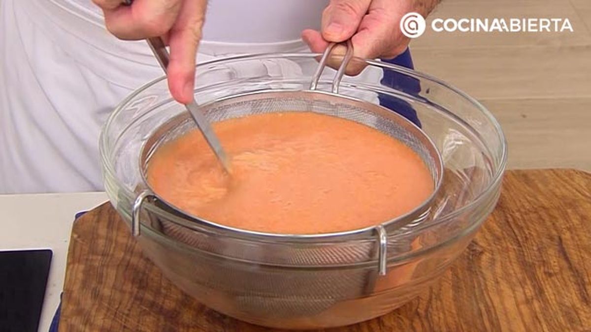 gazpacho suave sin pepino receta verano karlos arguinano karl67940321 paso4