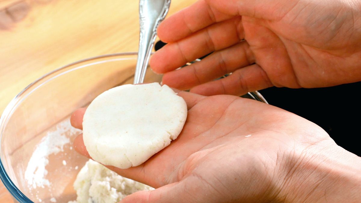 Arepas venezolanas rellenas de pollo   Paso 2