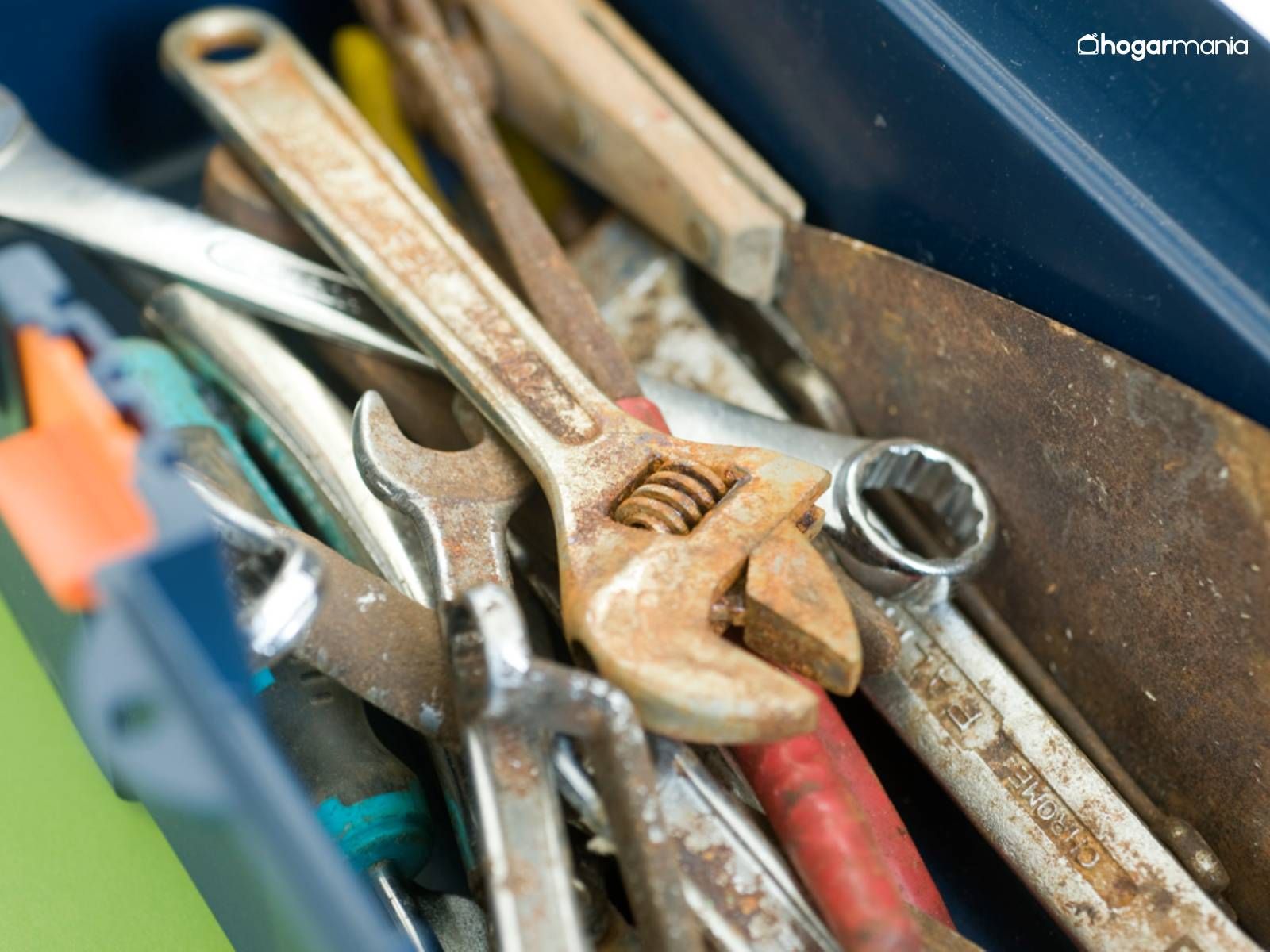 Quitar el óxido en herramientas y objetos metálicos