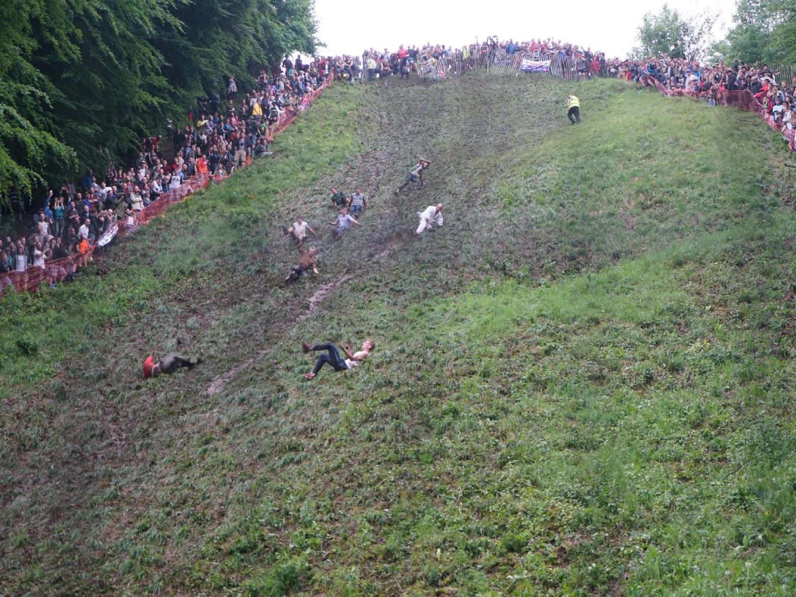 La colina en la que se disputa la carrera tiene una pendiente de 45º La colina en la que se disputa la carrera tiene una pendiente de 45º