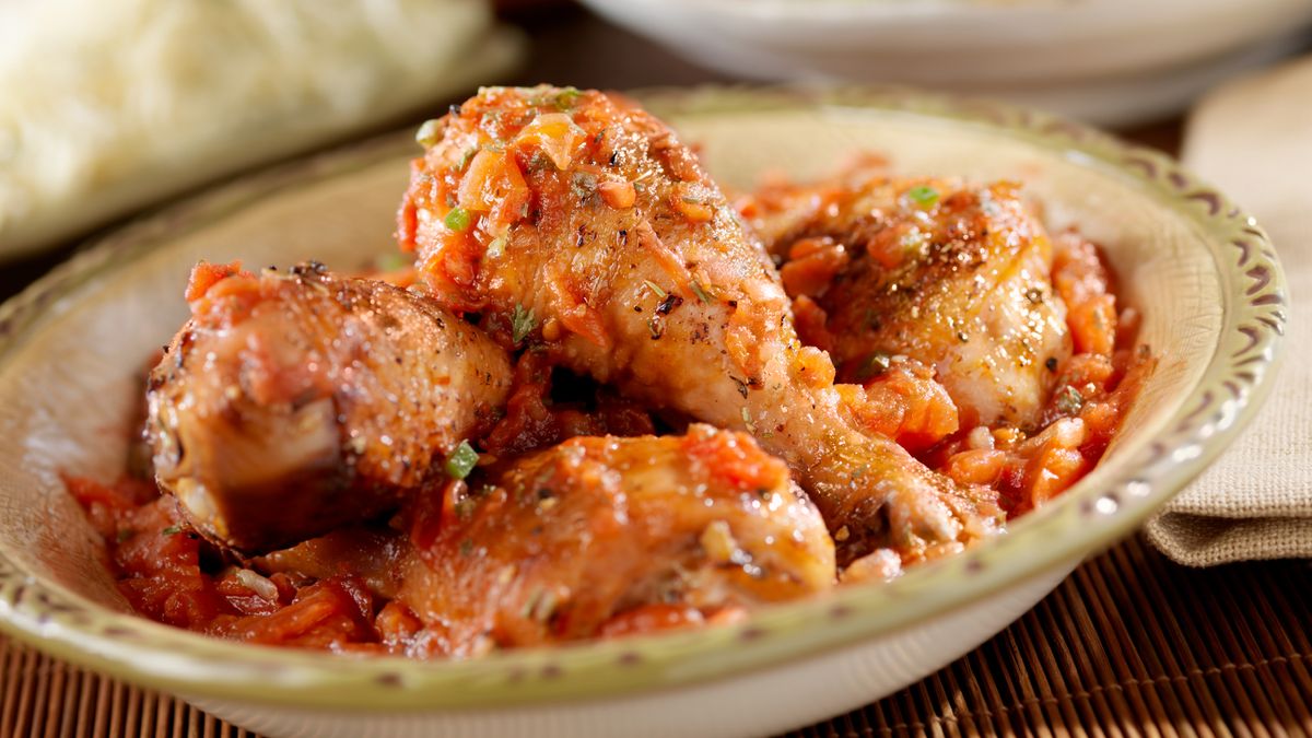 El pollo guisado es el plato estrella de Leonor Lavado