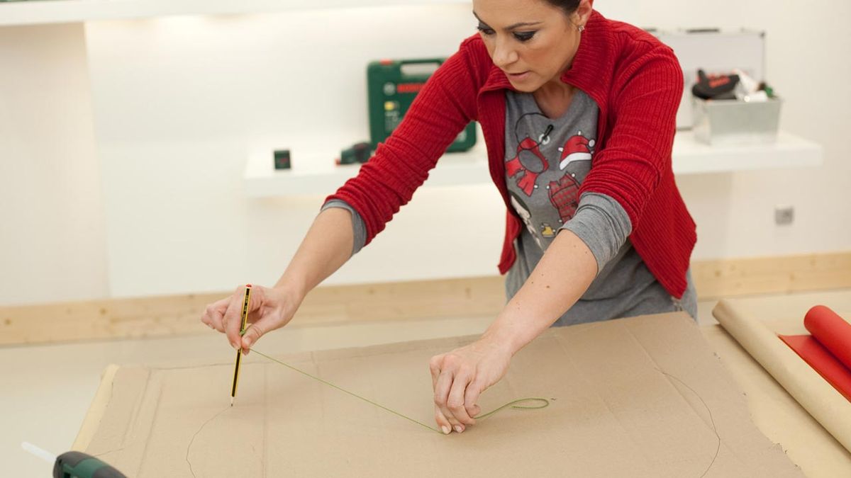 Decoración de Navidad: Chimenea y corona navideña p8