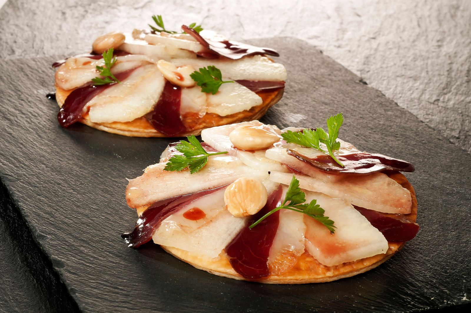 1699 Tostas de melon con jamon de pato (883) xl 1699 Tostas de melon con jamon de pato (883) xl