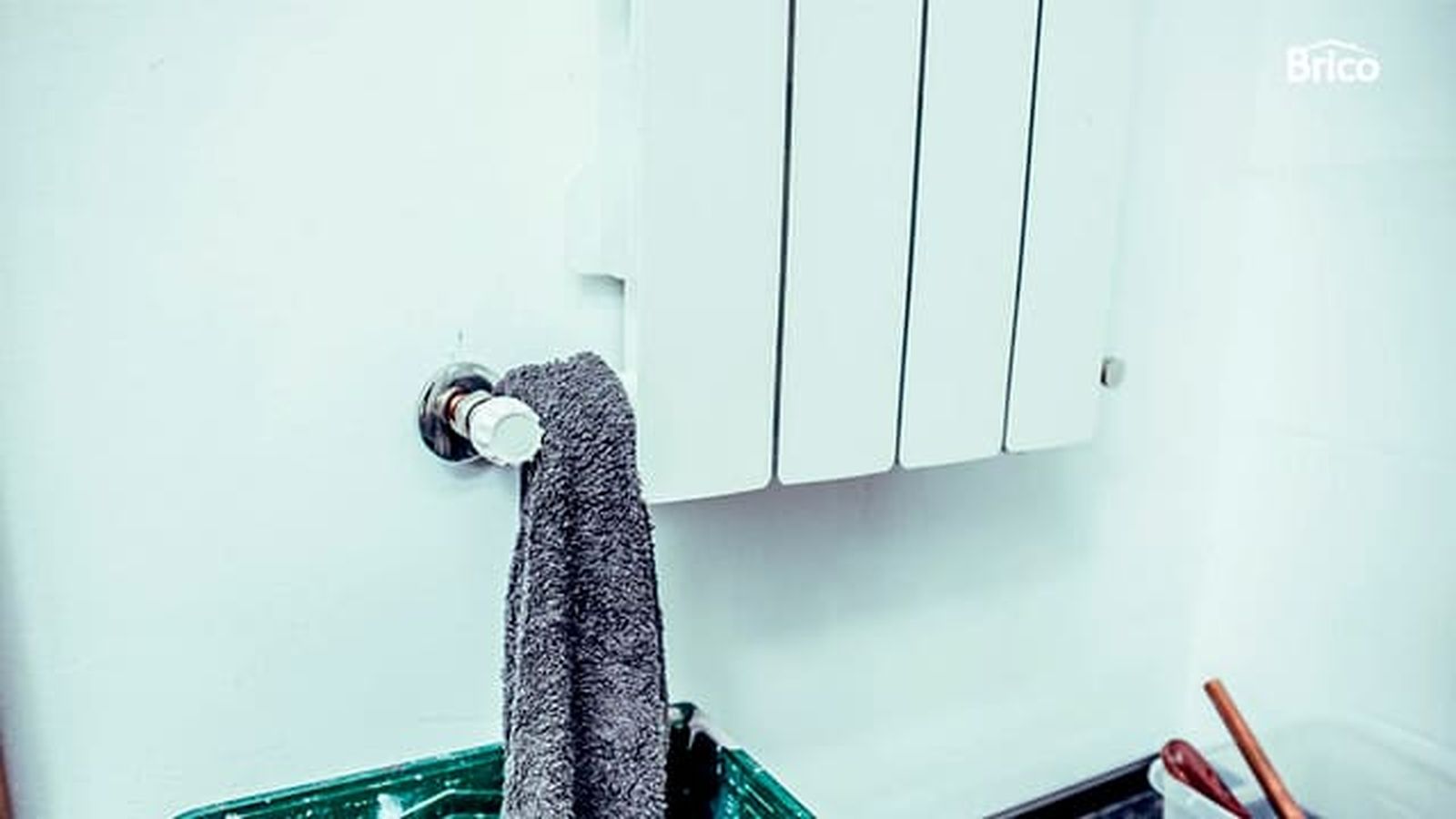 Cómo instalar un radiador toallero paso 1 Cómo instalar un radiador toallero paso 1