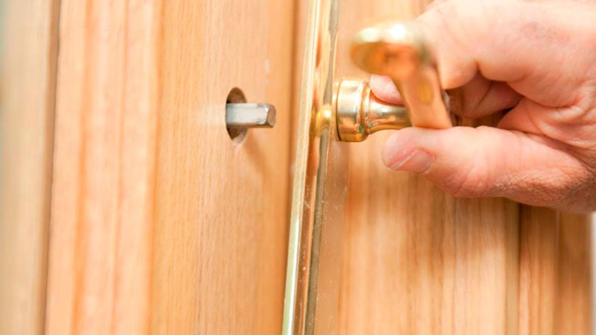 Arreglar la sujeción de una manilla paso 5 1