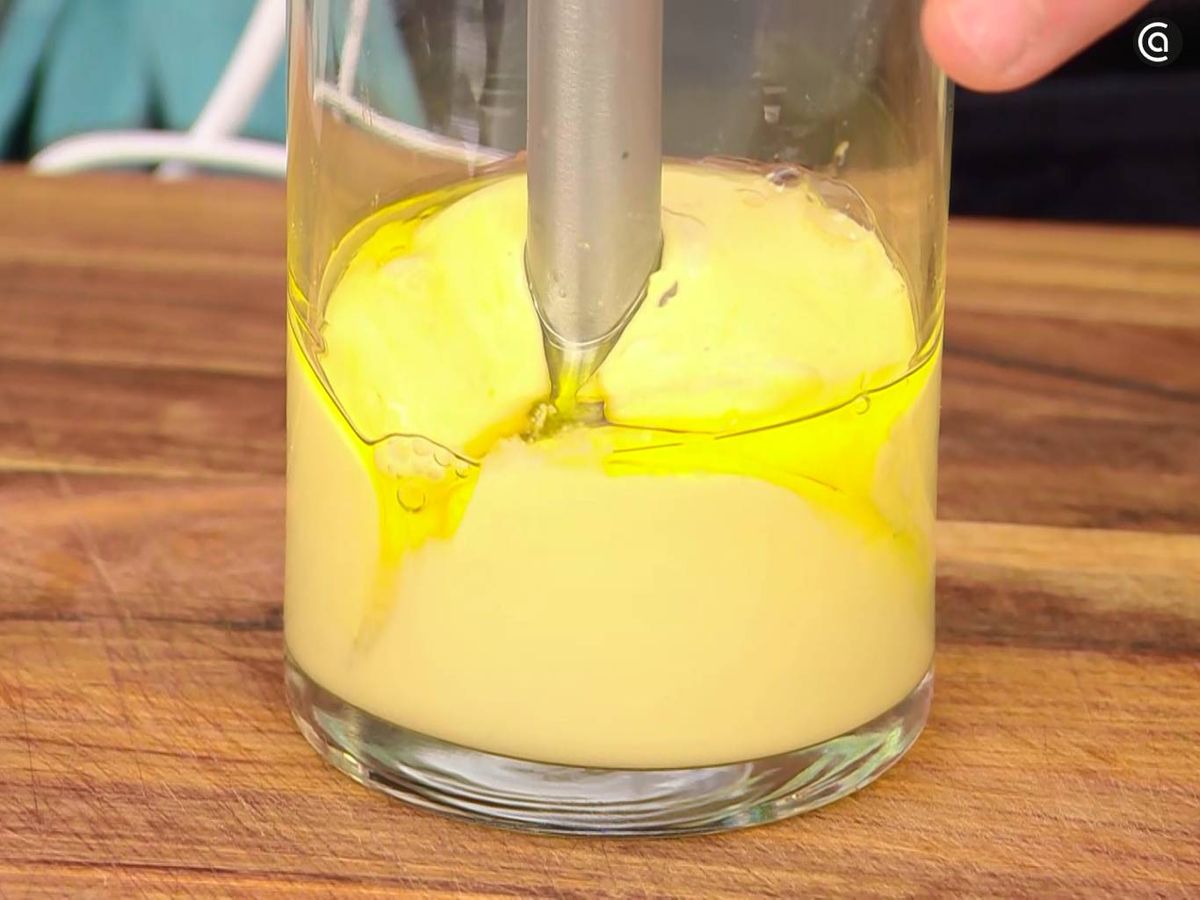 Elaboración de la receta de bomba de carne con salsa picante - paso 3