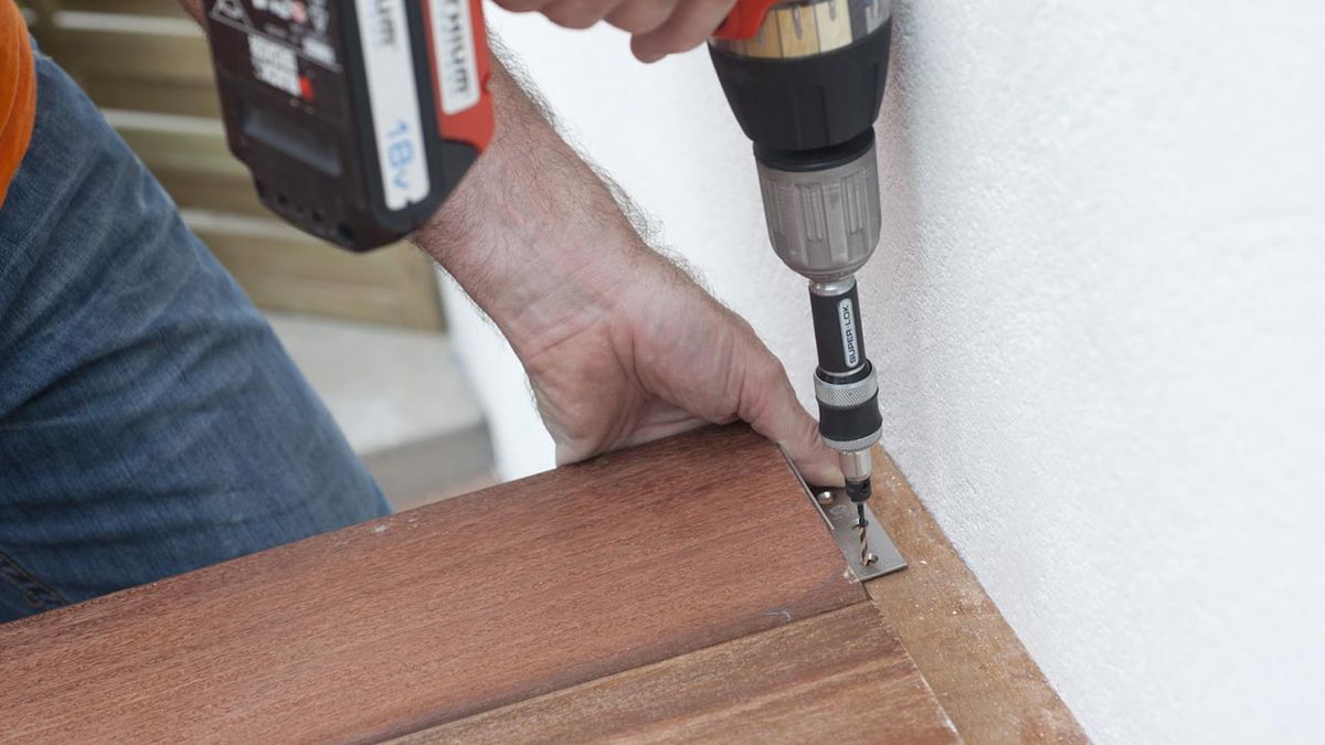 Bricomania 711 Mesa y bancos abatibles p15