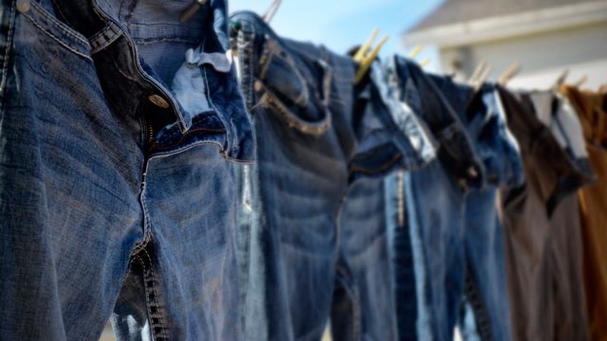 como lavar secar los pantalones vaqueros jeans tejanos