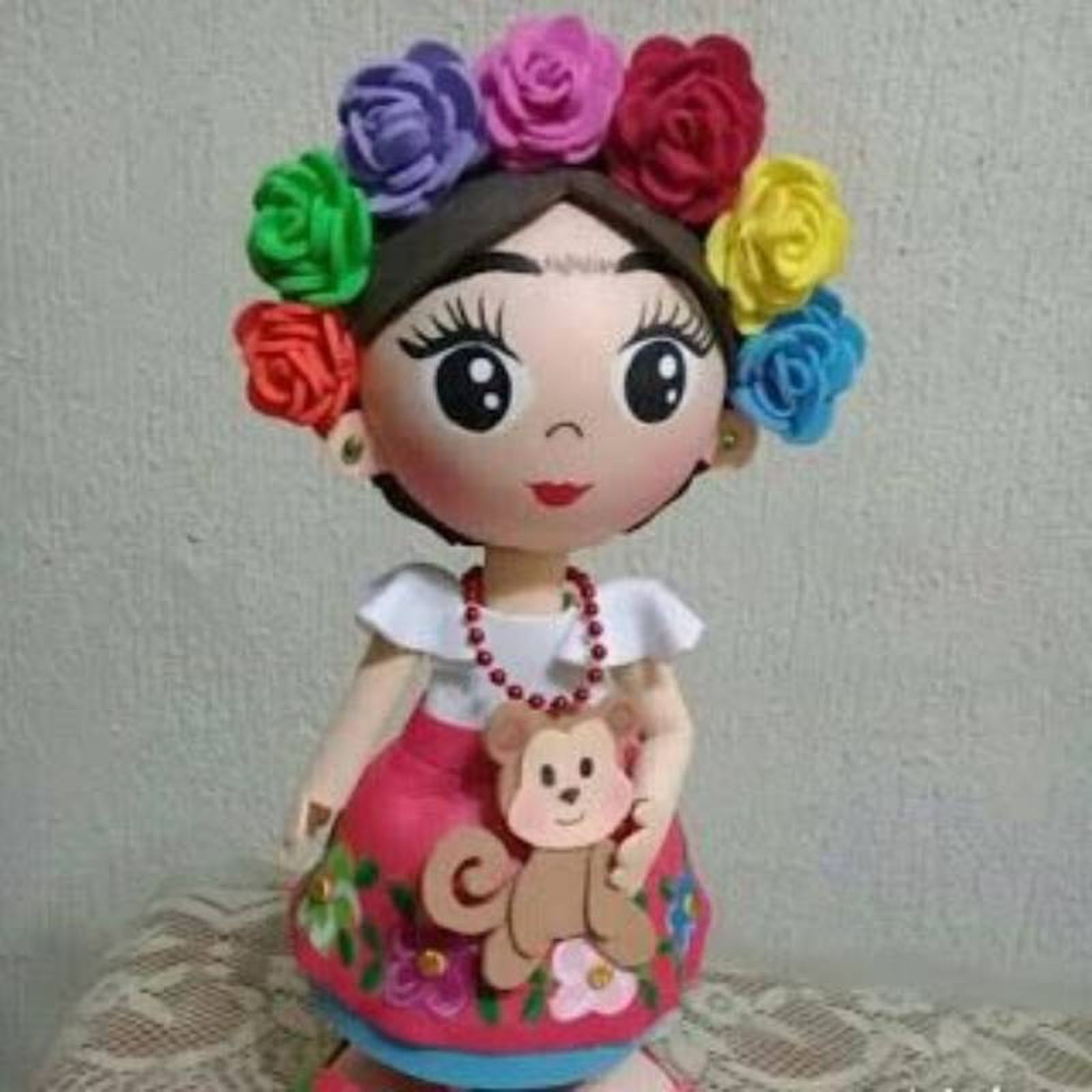 Muñeca fofucha de Frida Kahlo. Muñeca fofucha de Frida Kahlo.
