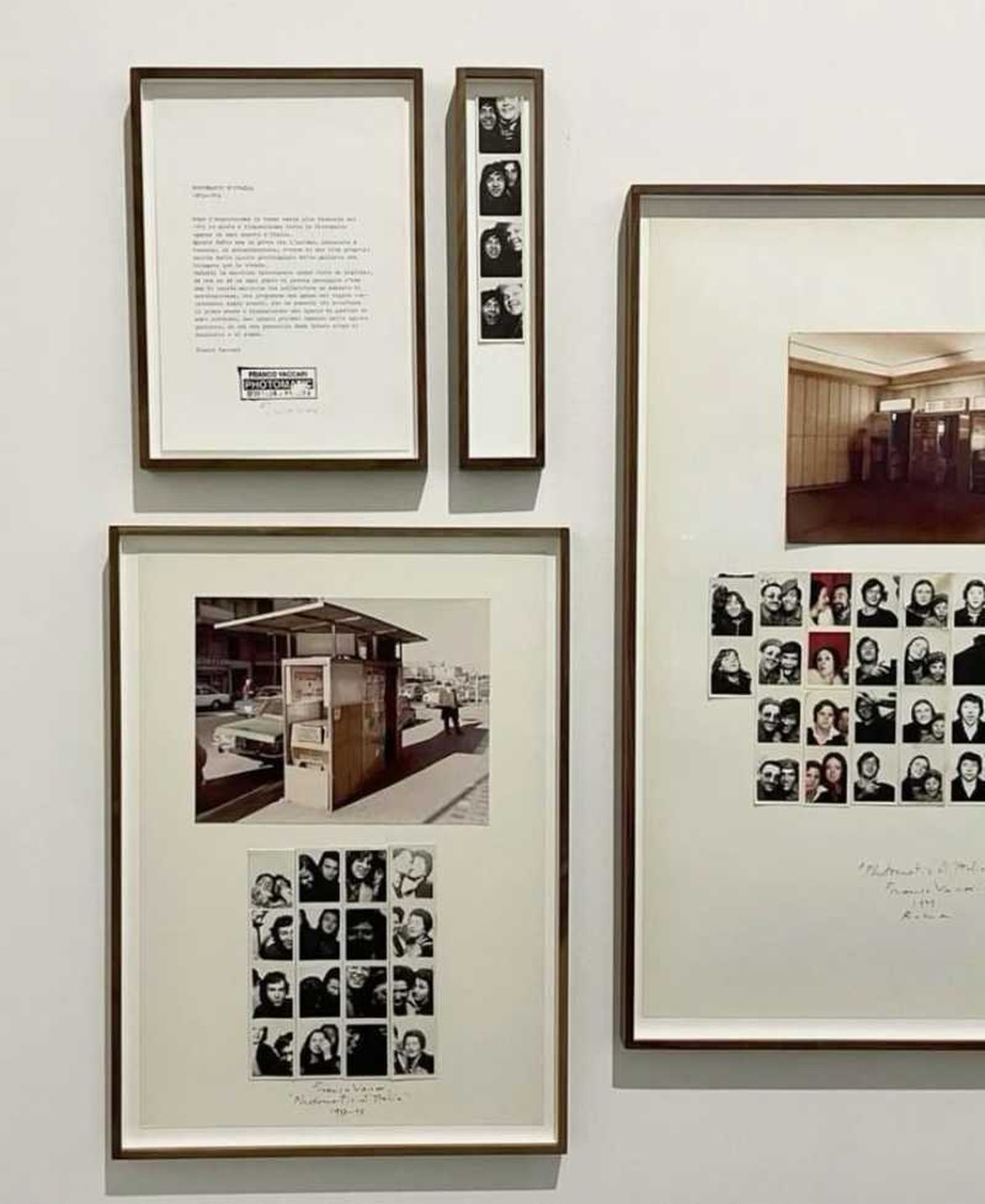 Fotografías de fotomatón enmarcadas en collage.