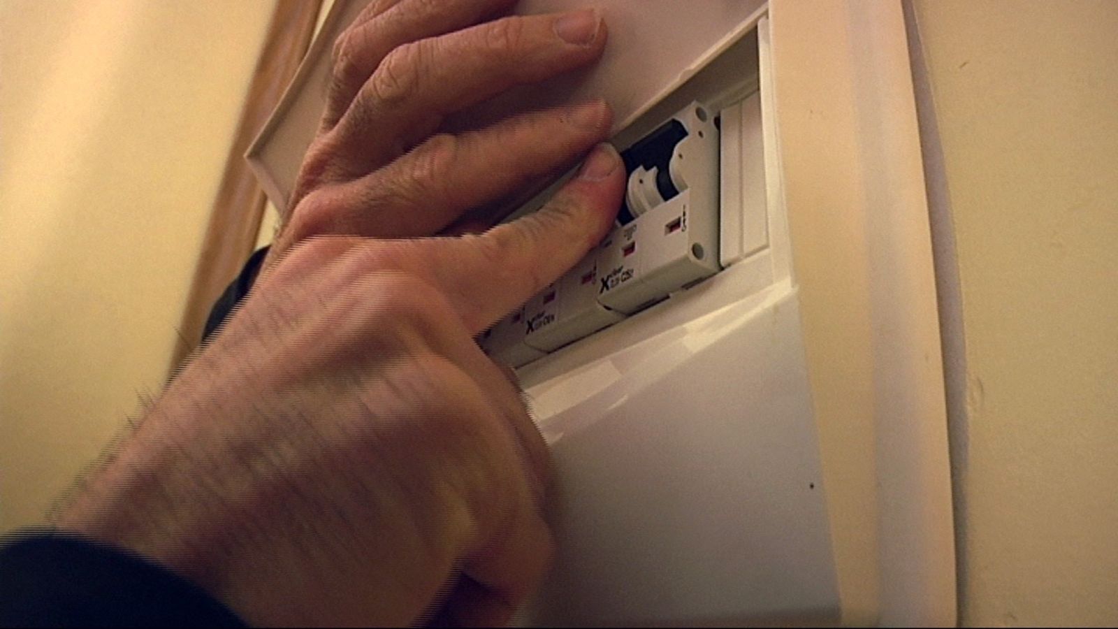 Sustituir foco encastrado paso 9 Sustituir foco encastrado paso 9