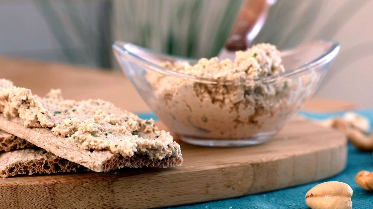 Recopilatorio de patés vegetales y cremas para untar  anacardos a las finas hierbas