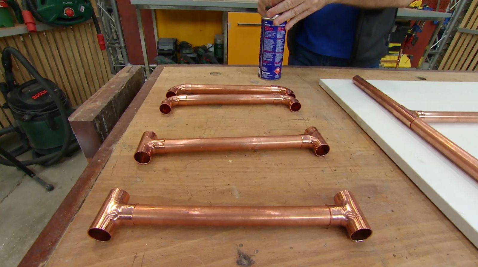 Cómo hacer una estantería de cobre y cerámica paso 6 Cómo hacer una estantería de cobre y cerámica paso 6