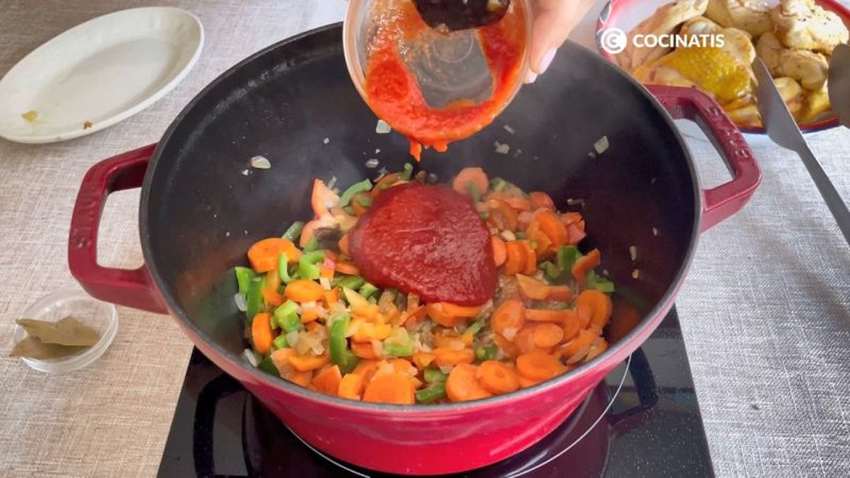 Sofrito de verduras para guiso de pollo