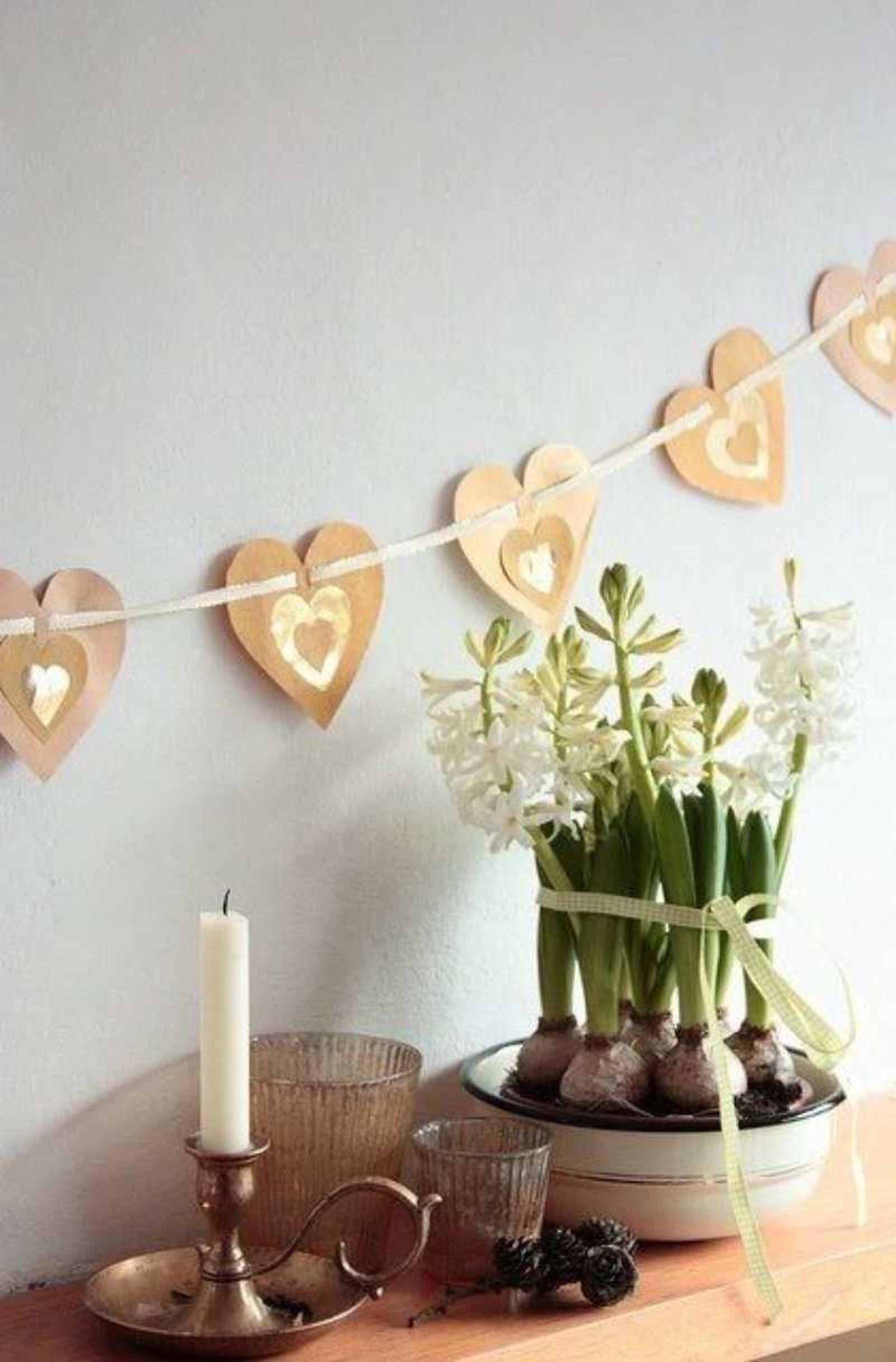 Decoración de San Valentín con guirnalda de corazones. Decoración de San Valentín con guirnalda de corazones.