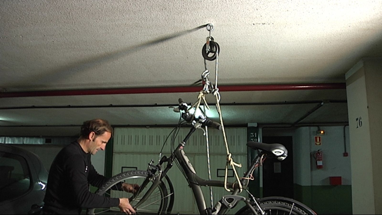 Fijar argolla en techo paso 9 Fijar argolla en techo paso 9