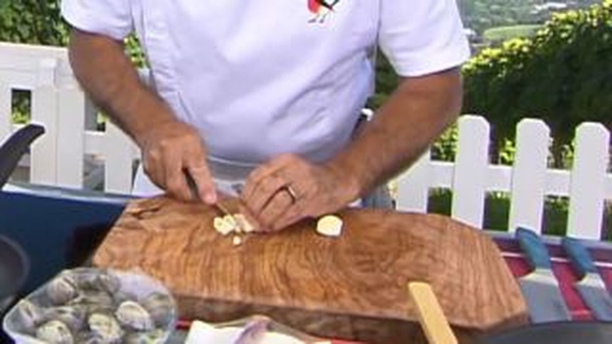 como abrir las almejas paso 1