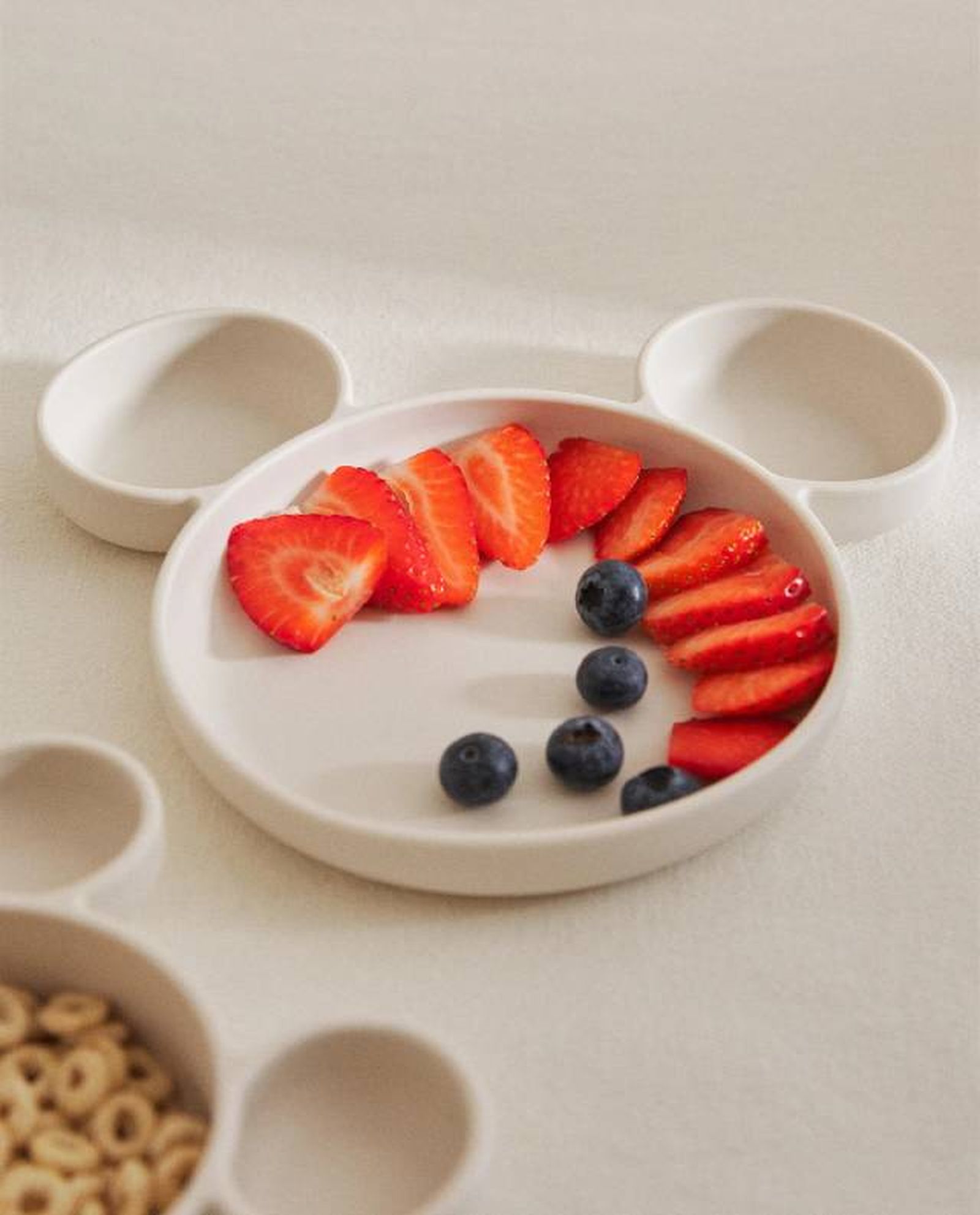 Plato silicona mickey zara home Plato silicona mickey zara home