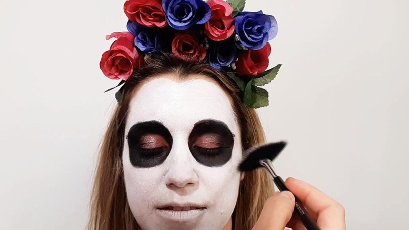 Cómo hacer maquillaje de Catrina o calavera mexicana - paso 4 Cómo hacer maquillaje de Catrina o calavera mexicana - paso 4